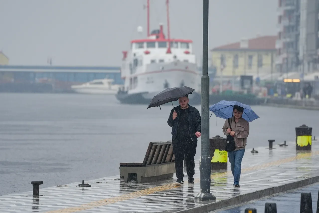 10 ilde sarı kodlu alarm! Sağanak ve kar bir arada (21 Ekim Salı hava durumu)