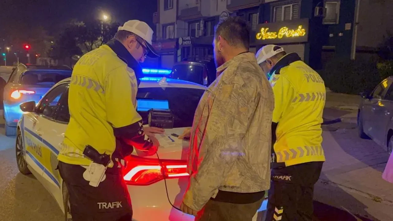 Alkollü yakalanan sürücüden polislere akılalmaz suçlama