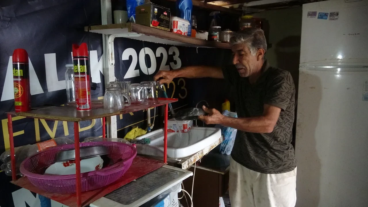 Arkadaşına iyilik yaptı, başına gelmeyen kalmadı! Olanları duyunca eşi evden kovdu