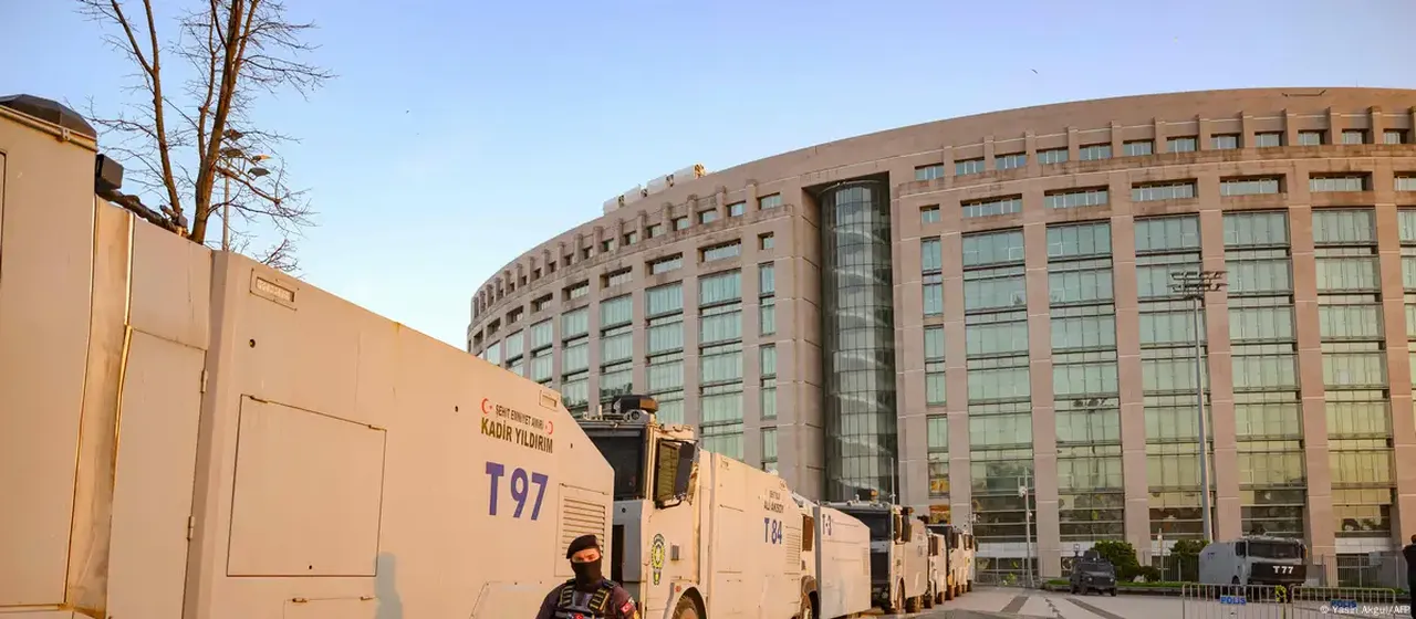 Aziz İhsan Aktaş'tan Ekrem İmamoğlu'na rüşvet iddiası! CHP'li belediyelere para akıtmış 