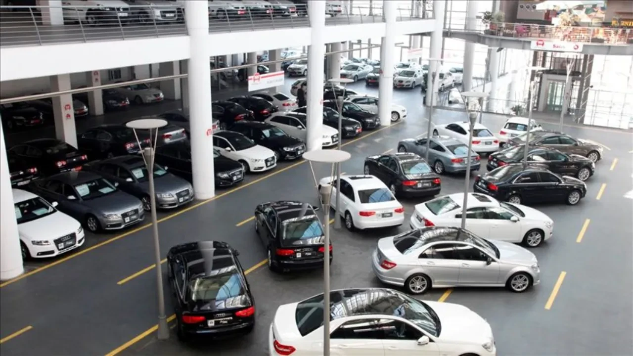 Bazı markalarda 'kasım' indirimi! Yüzde 35'e varacak... İşte fiyatları düşecek otomobiller