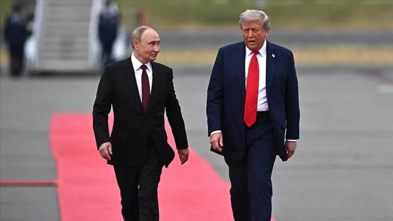 Dünyanın beklediği Trump ve Putin zirvesi için Beyaz Saray'dan açıklama