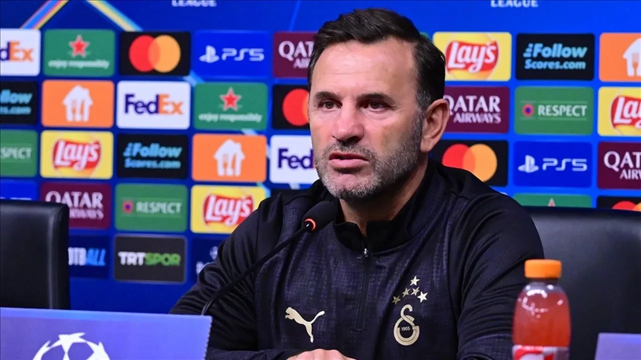 Galatasaray'dan kötü haber! Okan Buruk açıkladı: '2 haftası var'