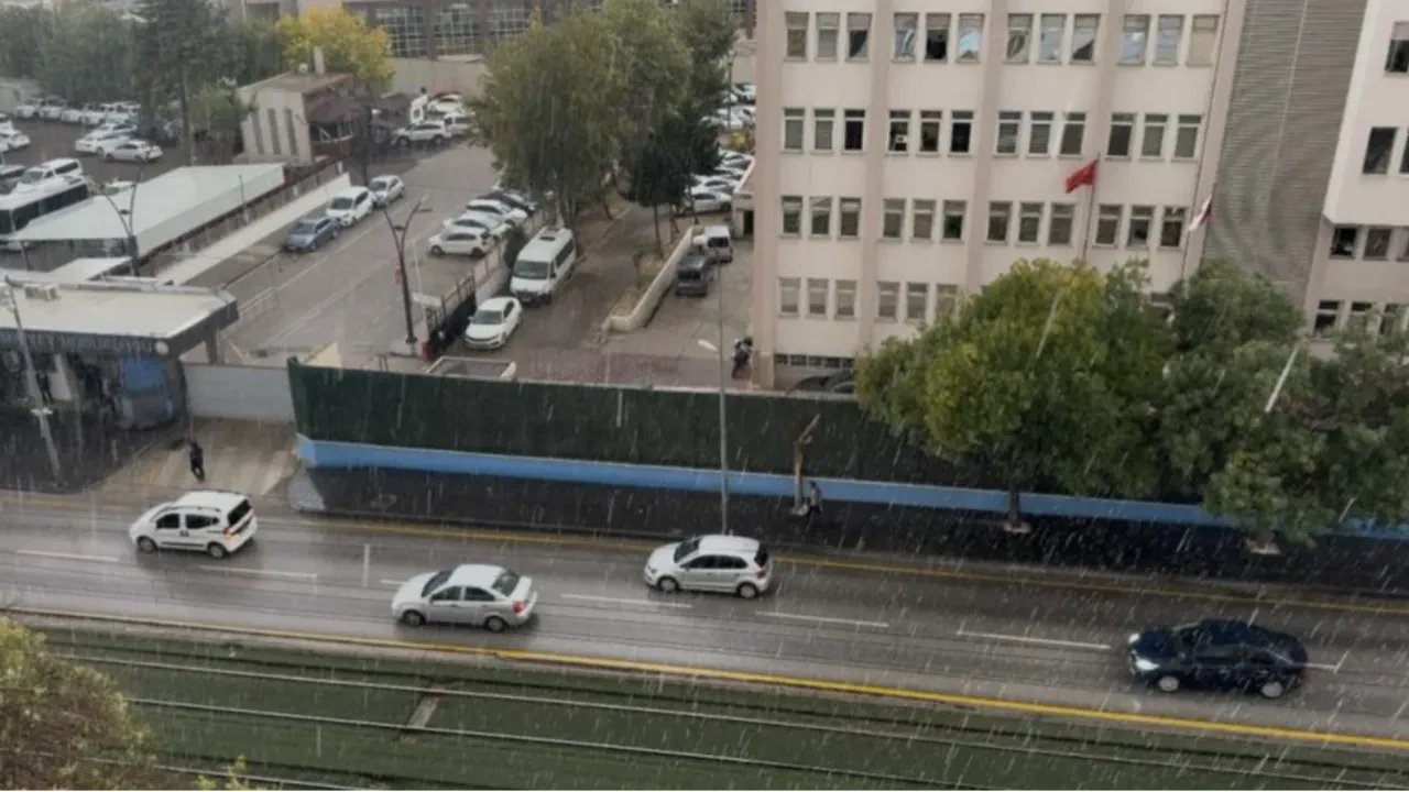 Gaziantep'te sağanak yağış ve dolu etkili oldu 
