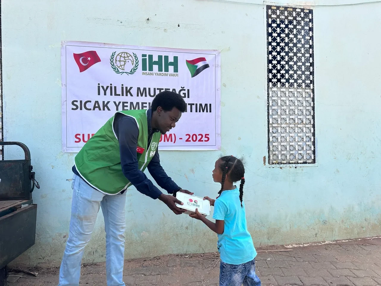 İHH, Sudan’da 4 buçuk milyondan fazla kişiye yardım ulaştırdı
