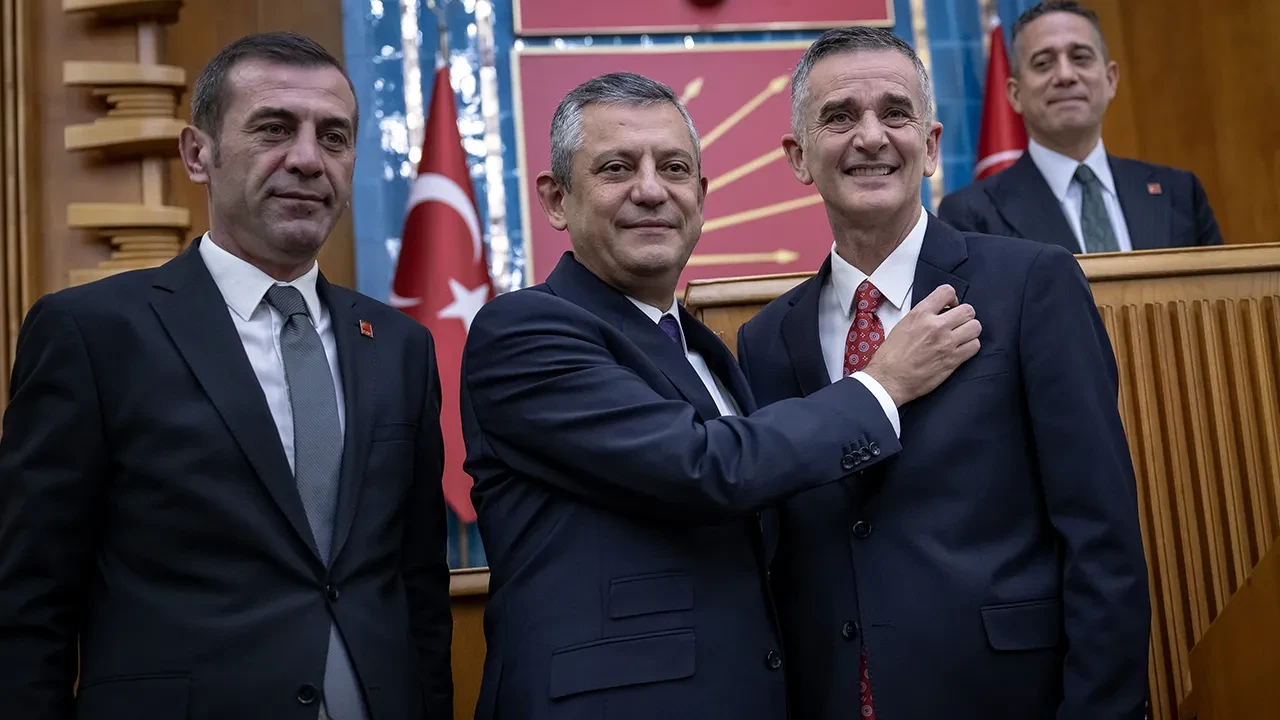 İYİ Parti'den ihraç edilen Ümit Dikbayır CHP'ye geçti: Bir avuç çakıl taşı olmaya geldim
