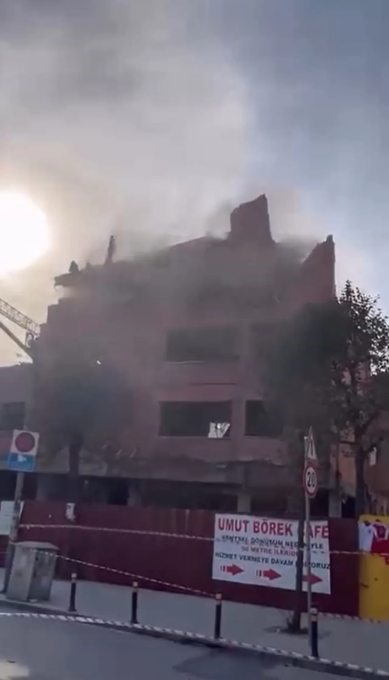 Kontrolsüz yıkım yürekleri ağza getirdi! O anlar saniye saniye kaydedildi