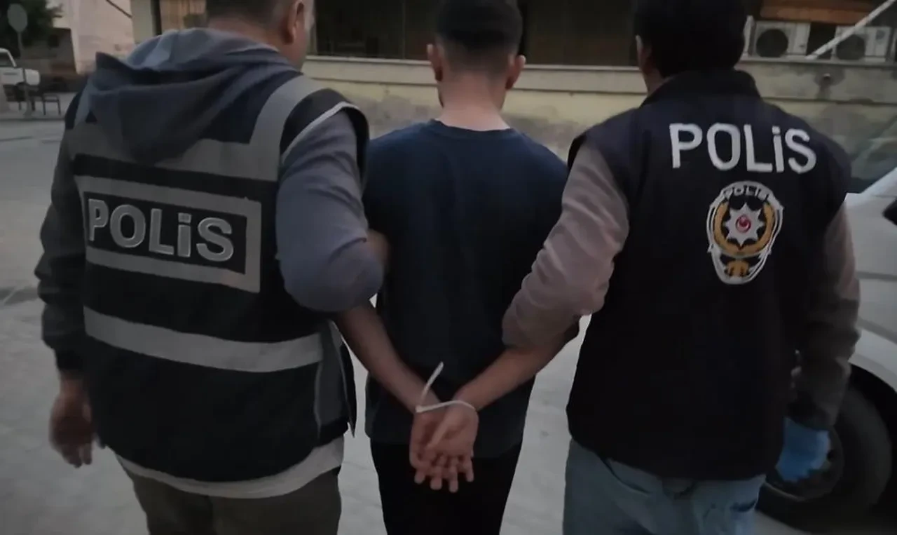 Mersin merkezli 10 ilde dev operasyon! 3 çete çökertildi: Çok sayıda gözaltı var