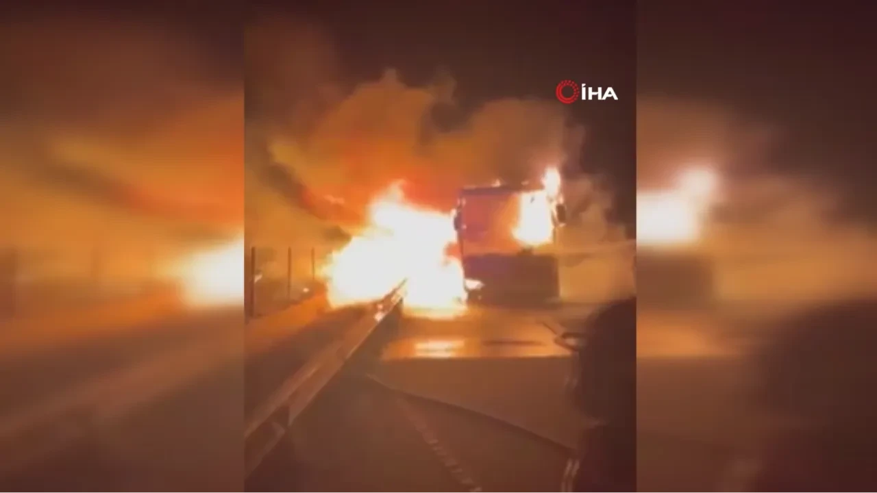 Osmaniye’de yolcu otobüsü alev topuna döndü! Korku dolu anlar kamerada