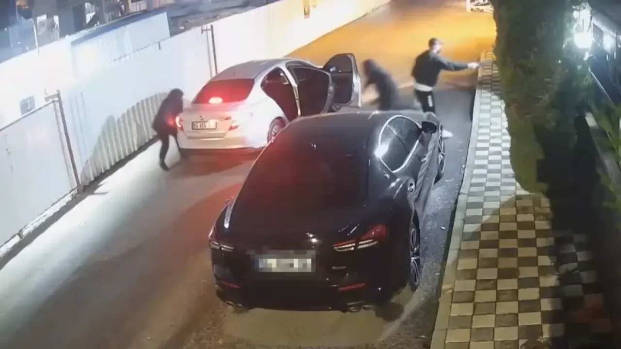 Yunanistan'dan yönetilen çeteye büyük operasyon! 71 kişi enselendi