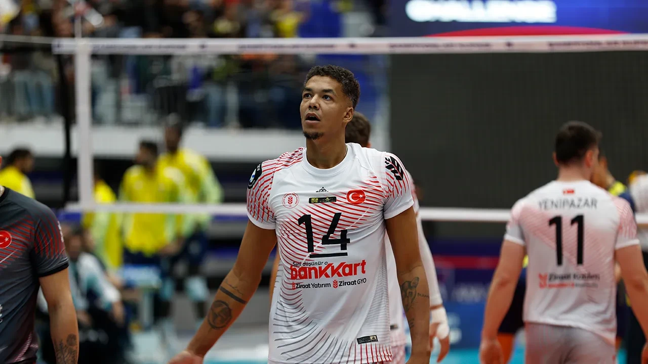 Ziraat Bankkart Fenerbahçe Medicana'yı devirip Şampiyonlar Kupası şampiyonu oldu