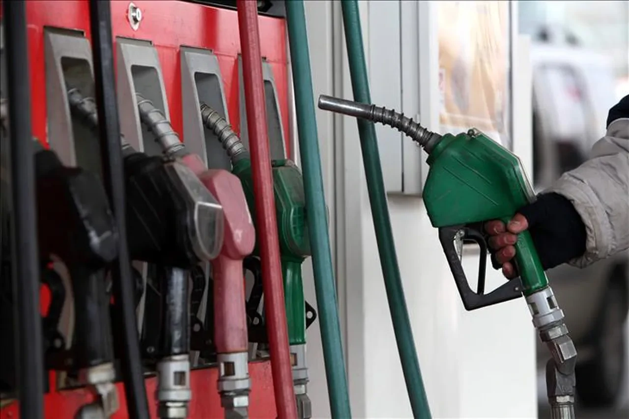 Araç sahiplerine müjde: Motorine indirim geldi! İşte 22 Ekim akaryakıt fiyatları