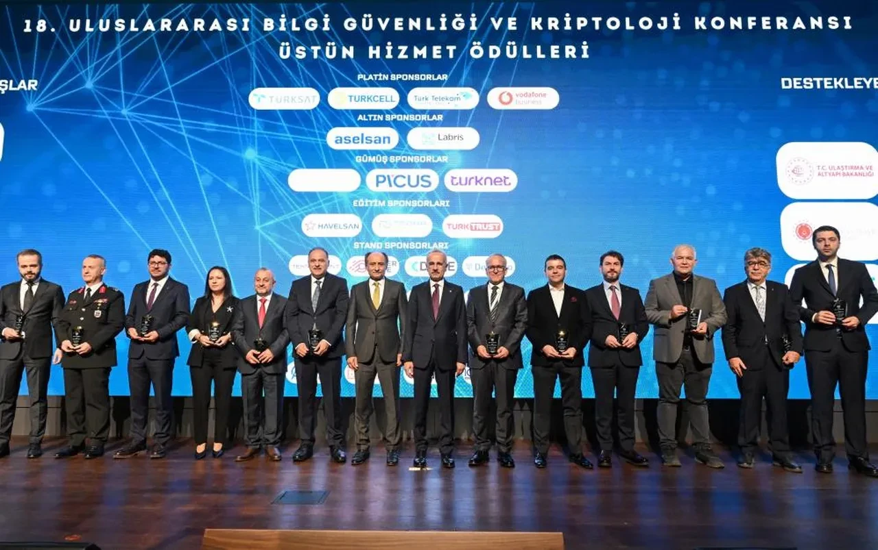 Bakanlık sosyal medya için harekete geçti! 16 yaş altına kısıtlama geliyor 