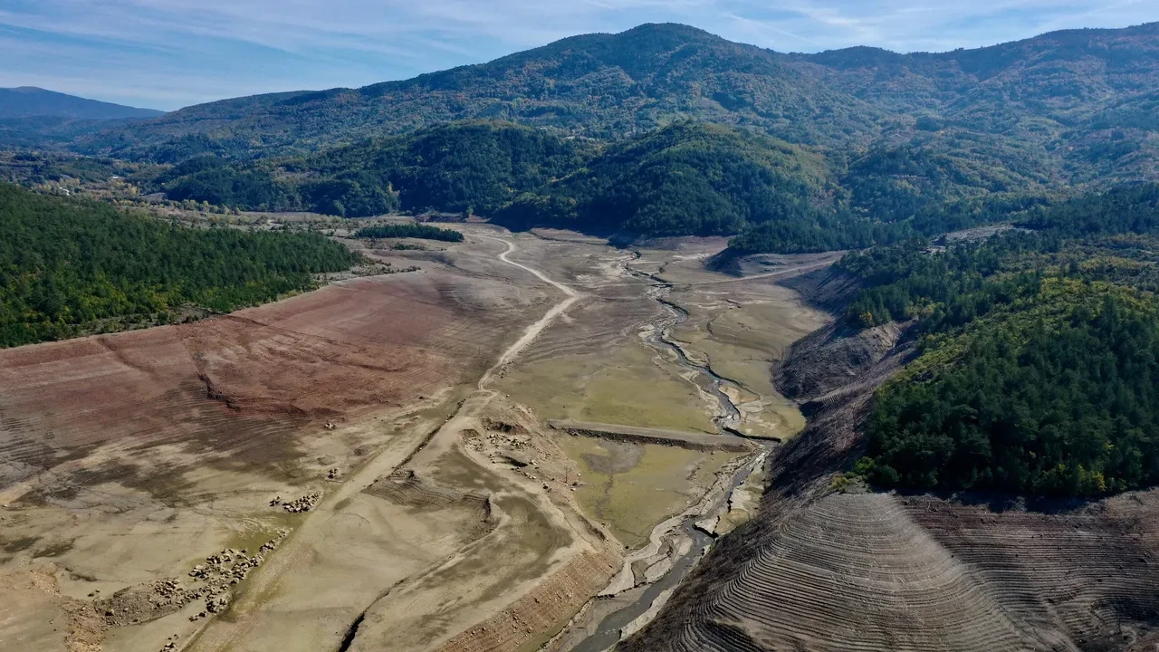 Bursa'da barajlar kurudu! Su kesintileri birkaç gün daha uzatıldı