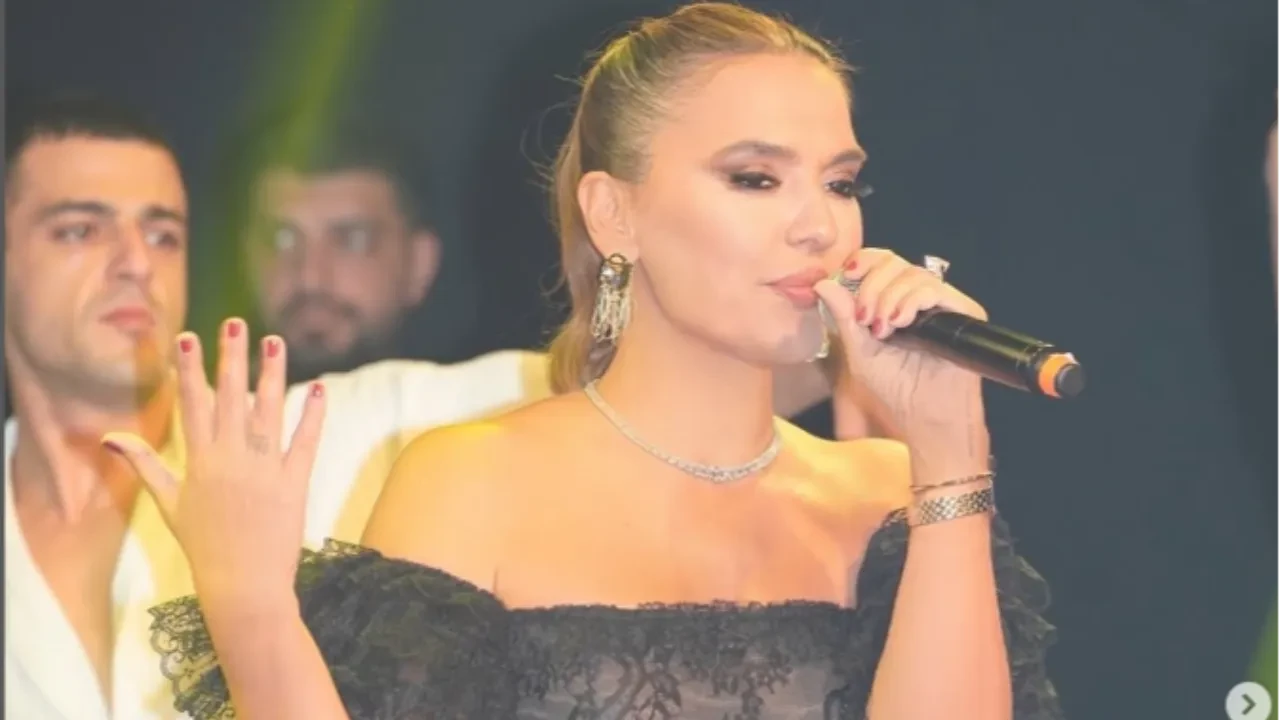 Demet Akalın İbrahim Tatlıses'in şarkısını söyledi, performansıyla eleştiri aldı 