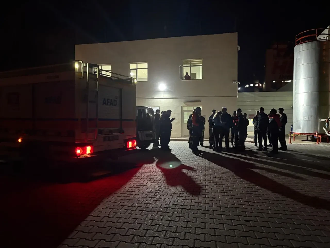 Deterjan fabrikasında kimyasal sızıntı tehlikesi! AFAD devreye girdi