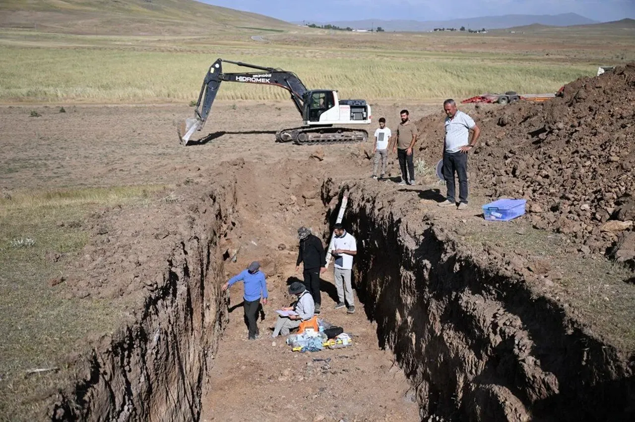 En yüksek deprem riski taşıyan 2 ilçe belli oldu! 5 fay hattında kritik inceleme: Hendekler kazıldı