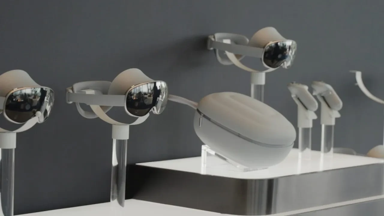 Galaxy XR: Samsung yeni sanal gerçeklik gözlüğünü tanıttı! İşte özellikleri ve fiyatı