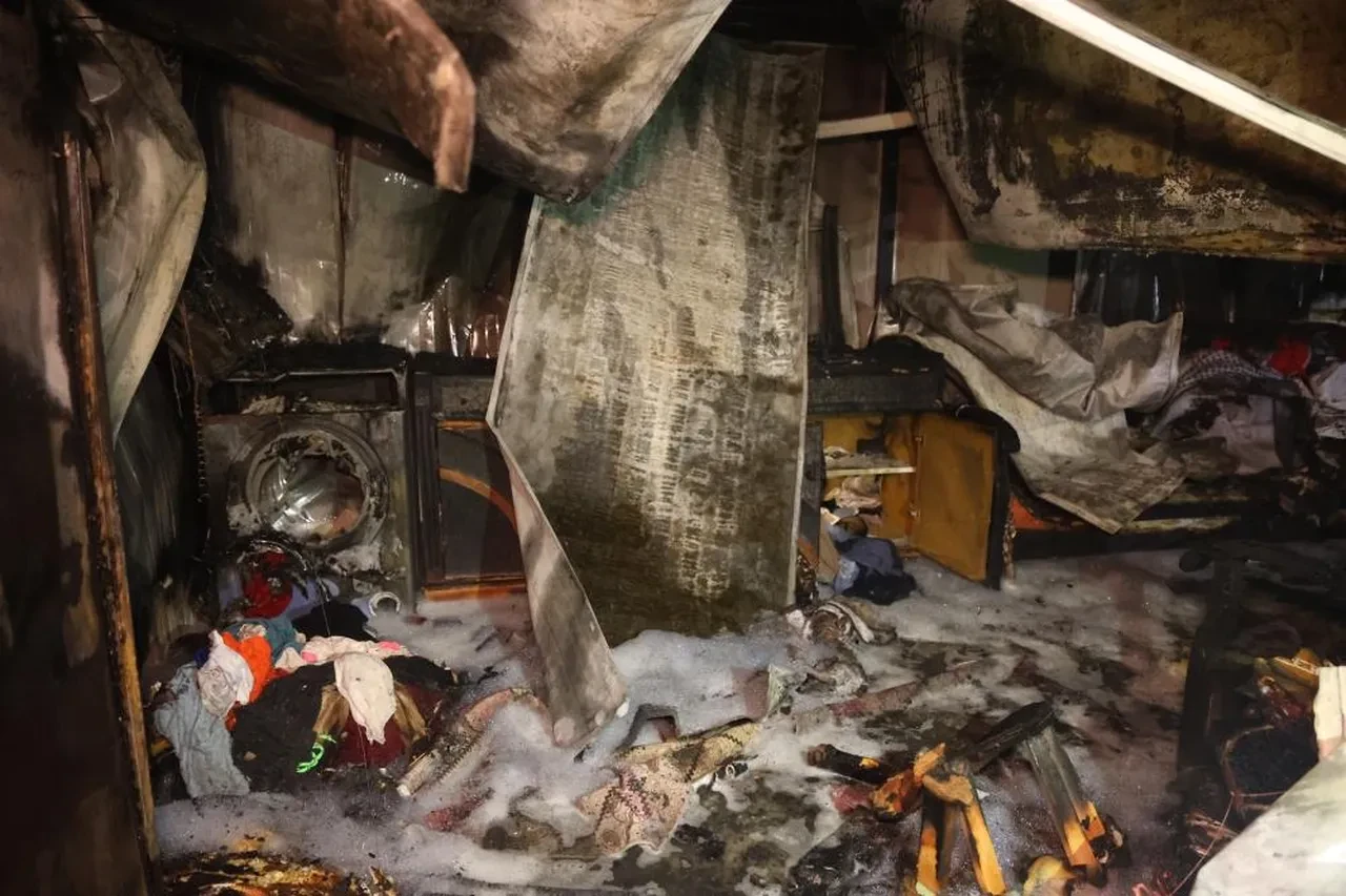 Geceyi gündüze çeviren yangın! Depremzede ailenin konteyner evi yangında kül oldu!