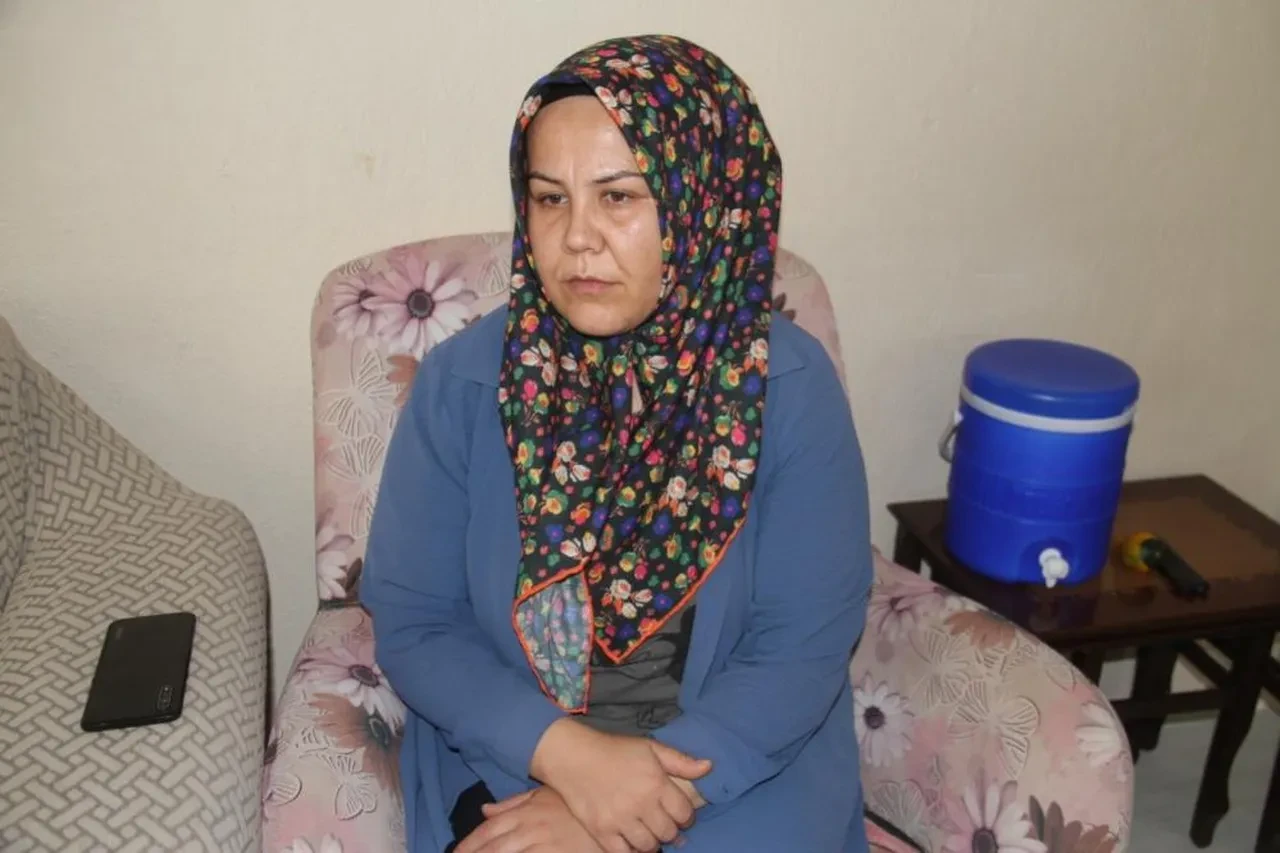 Mendil kapmaca oyunu kanlı bitti! Kavga sokağa taştı, barışmak isteyen arkadaşını bıçakladı: Dehşet dolu anlar kamerada