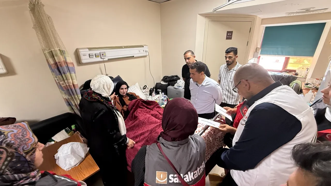 Sadakataşı Mısır’da yaşayan Gazzeli ailelere yardım ulaştırdı