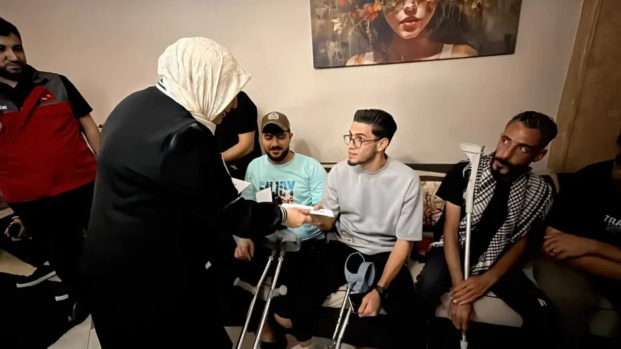 Sadakataşı Mısır’da yaşayan Gazzeli ailelere yardım ulaştırdı