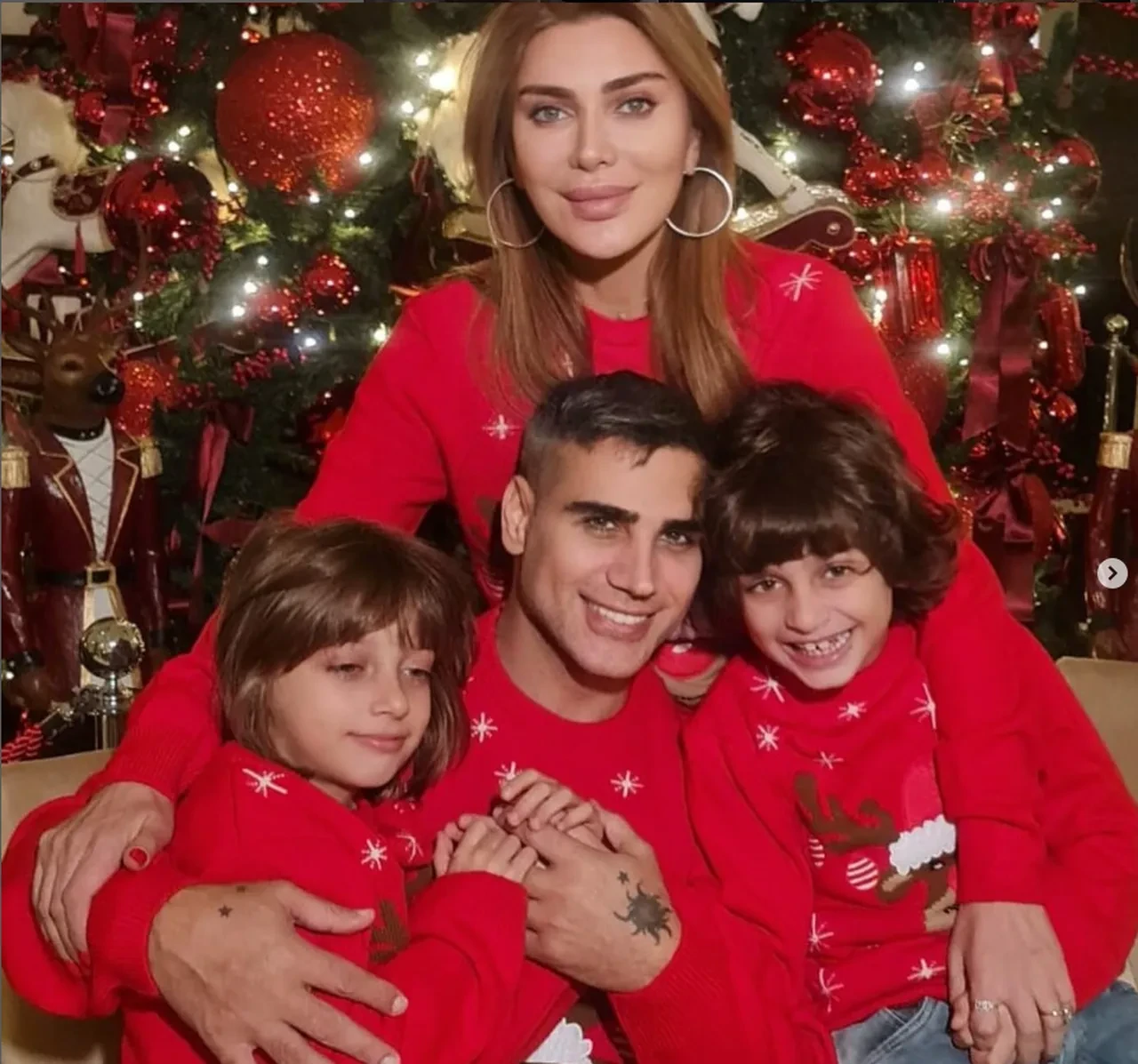 Şarkıcı Doğuş filtreyi abartınca takipçilerinin diline düştü! Eşiyle ikiz gibi oldu 