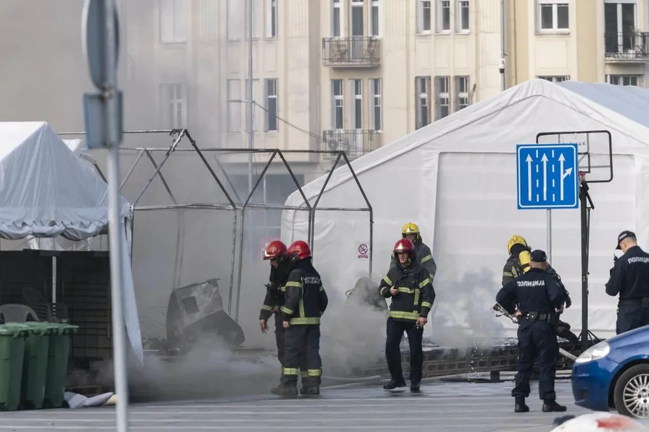 Sırbistan'da parlamento binası önünde silahlı saldırı ve patlama!