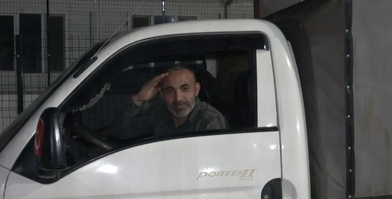 Suriyeliler ülkelerine geri dönüyor: Türkiye bize çok iyi baktı