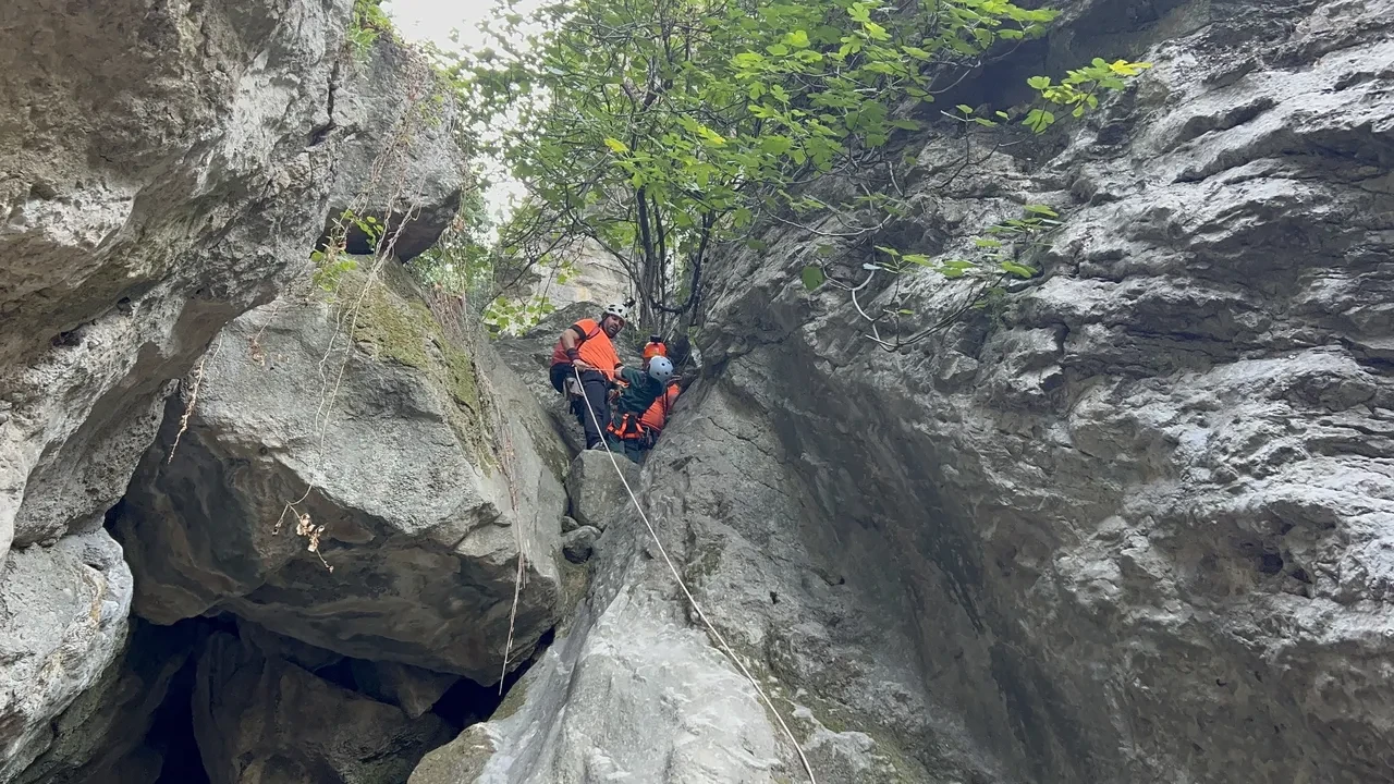 Türkiye'nin en küçük canyoning sporcusu: 4 yaşında 350 metrelik kanyonu geçti