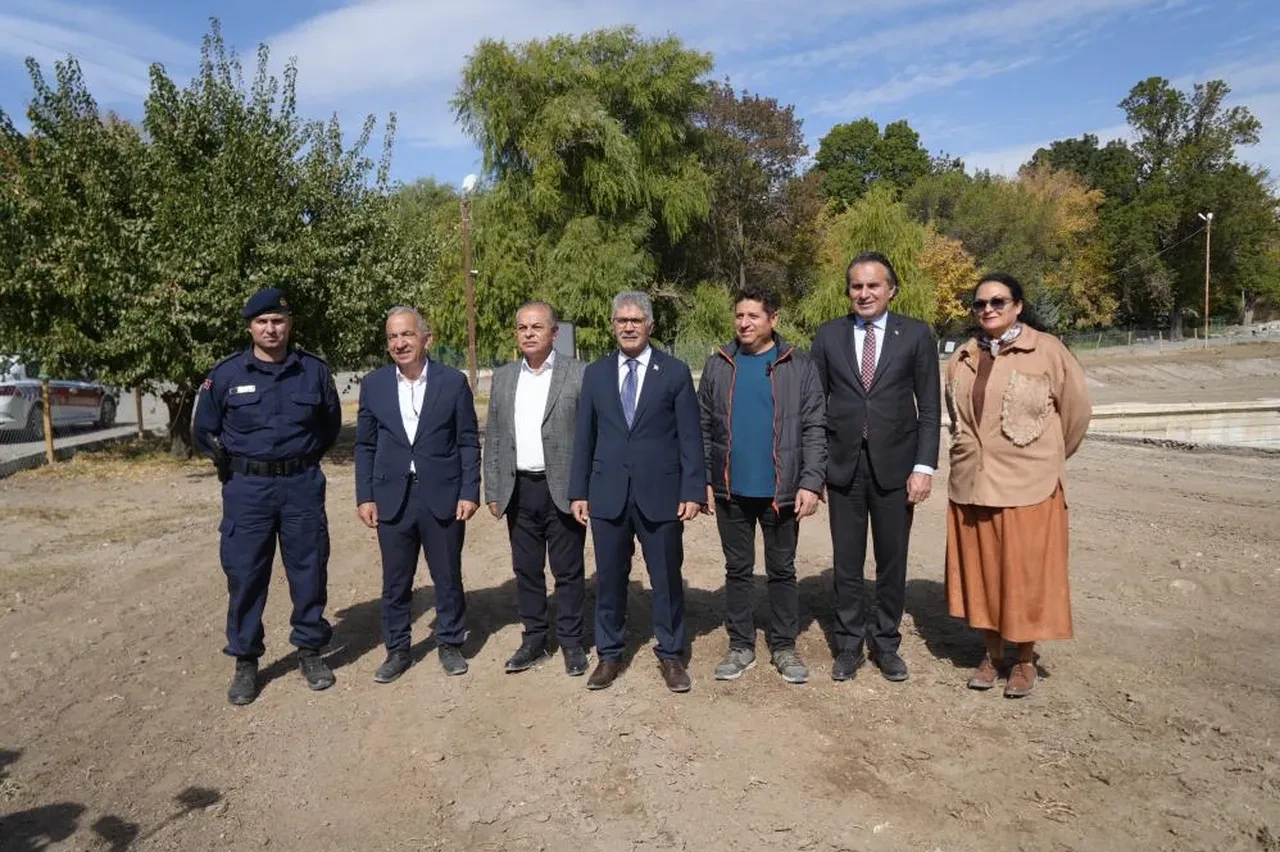 Tyana Antik Kenti'nde bir dünya rekoru: Halen kullanılan 1800 yıllık Roma havuzunda yeni izler!