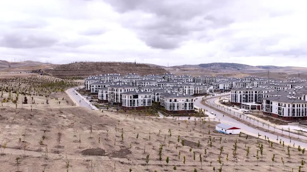 Bakan Kurum, sosyal konutlara yerleşen vatandaşları paylaştı: Devletimiz 500 bin yuva için hazır