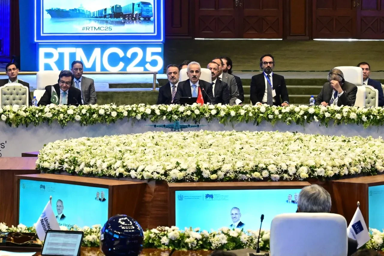 Bakan Uraloğlu: Türkiye, 300 milyar dolarlık yatırımla bölgesel ulaştırma merkezi oldu