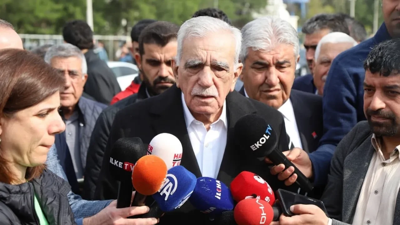 Belediyeye kayyum atanmasına gerekçe olmuştu! Ahmet Türk o davadan beraat etti 