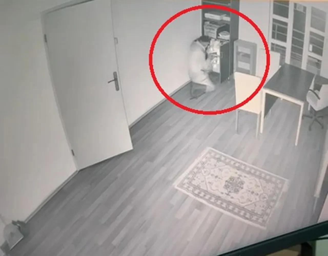 Bir ilçe diken üstünde! Mahalleli her yerde bu genci arıyor: 'Çok korkuyoruz, hemen kayboluyor'