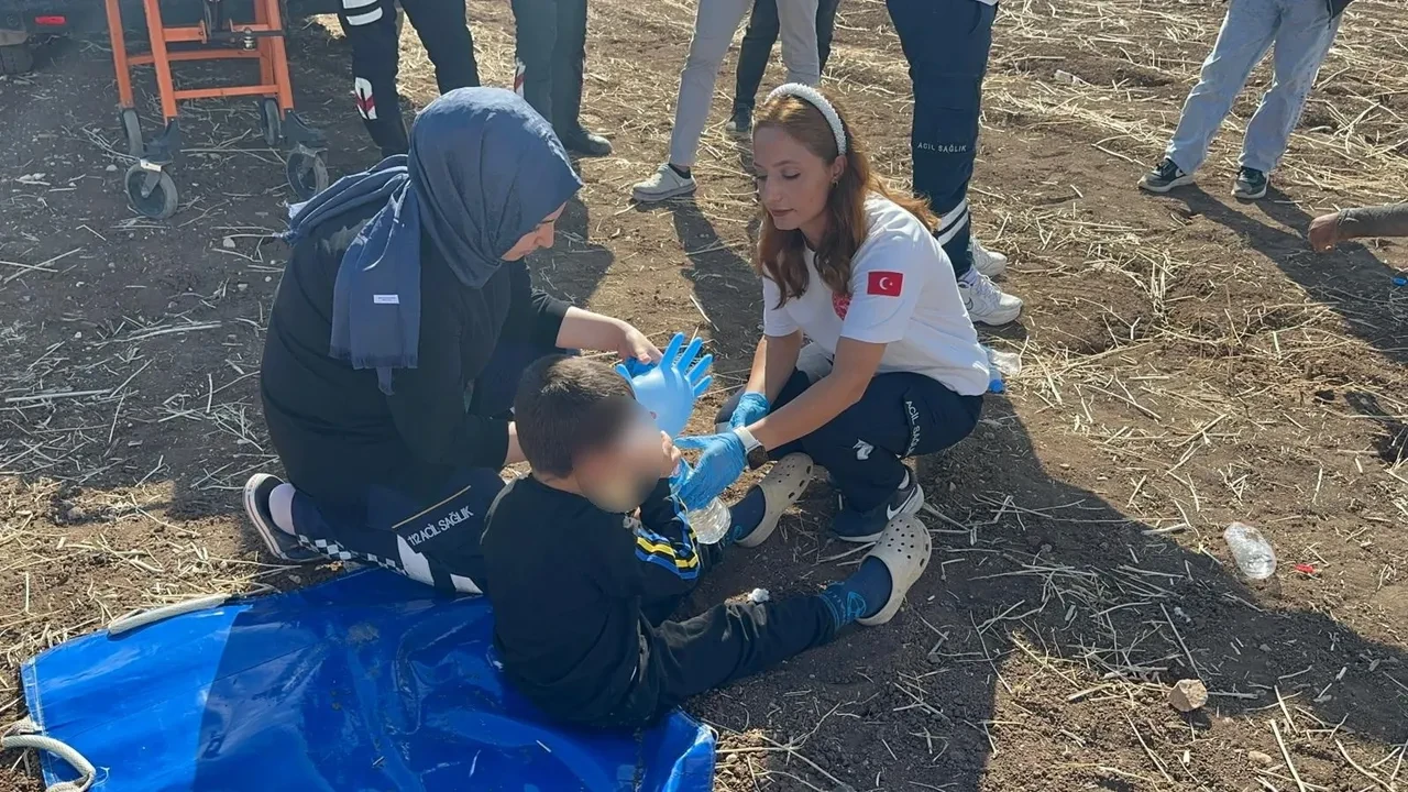 Böyle baba olmaz olsun! 5 yaşındaki çocuğunun gözleri önünde madde içip krize girdi