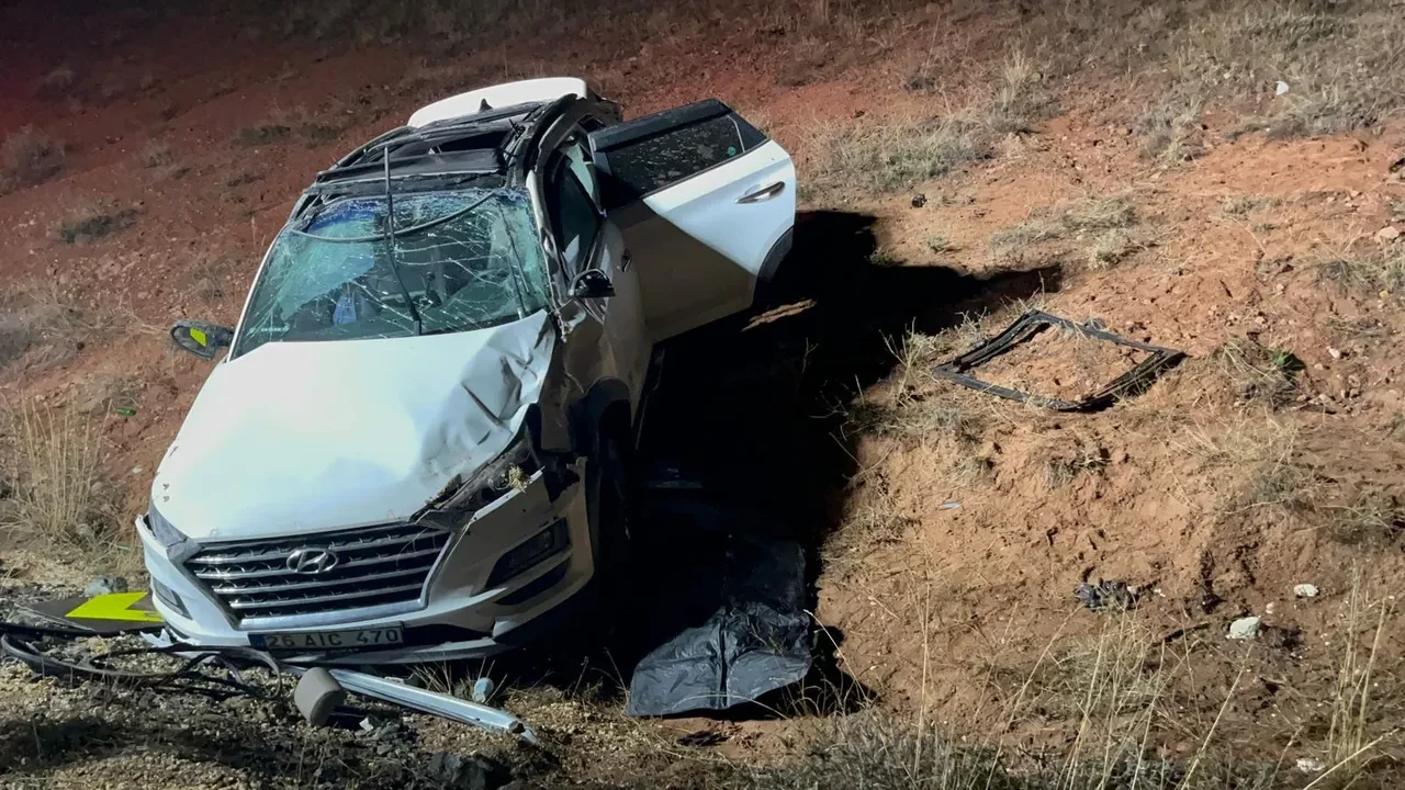 Çocuk sürücü kaza yaptı, otomobil hurdaya döndü: Ölü ve yaralılar var