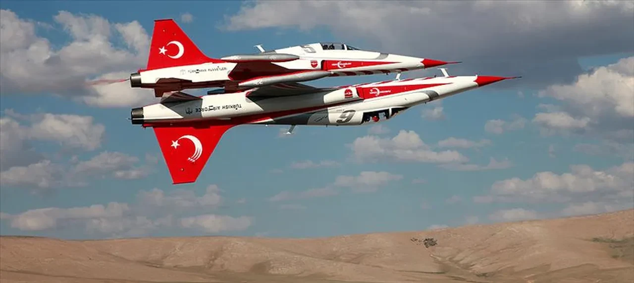 Edirne Türk Yıldızları gösteri uçuşu ne zaman, saat kaçta, nerede? 26 Ekim Türk Yıldızları gösteri uçuşu programı