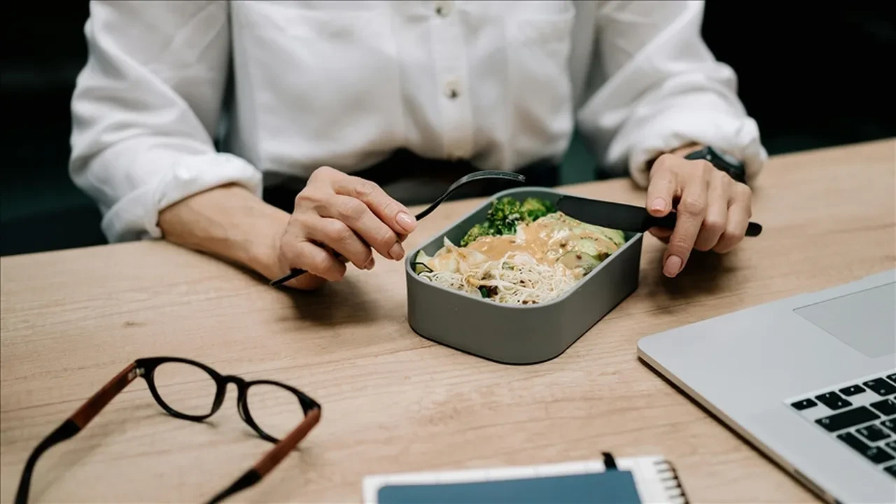 Erkekler 'Sadece kadınlarda olur' sanıyor! Uzmanlardan meme kanseri uyarısı