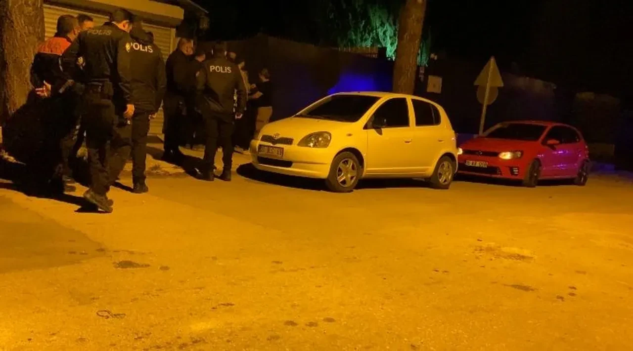 Eski kocasının evini bastı, sevgilisine dehşeti yaşattı: Polis ekipleri elinden zor aldı