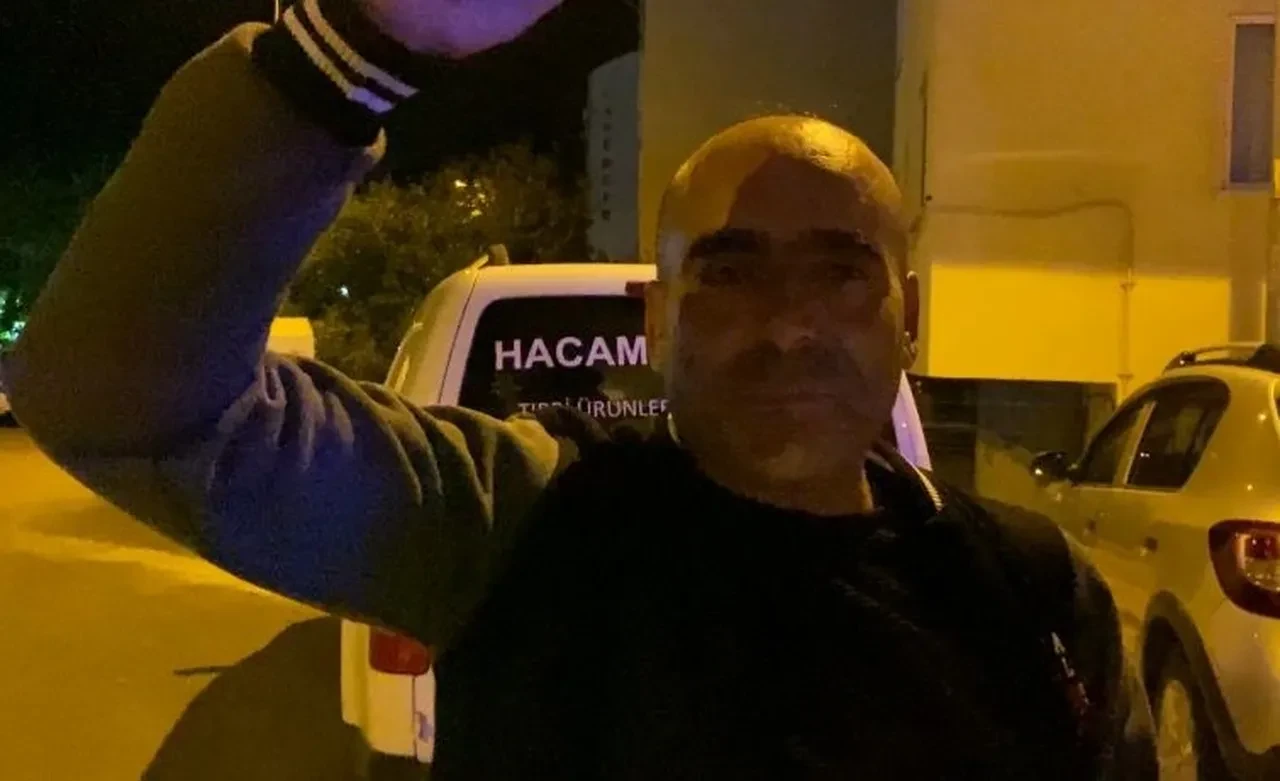 Evleri başlarına yıkıldı! Gece gece kâbusu yaşadılar: 'Deprem oluyor sandık'