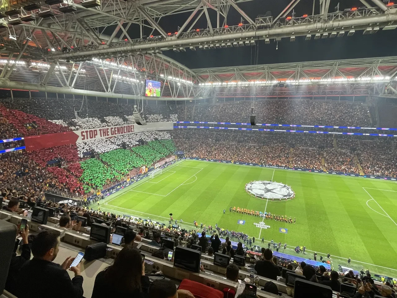 Galatasaray tribünlerinden 'Filistin' koreografisi: Soykırımı durdurun
