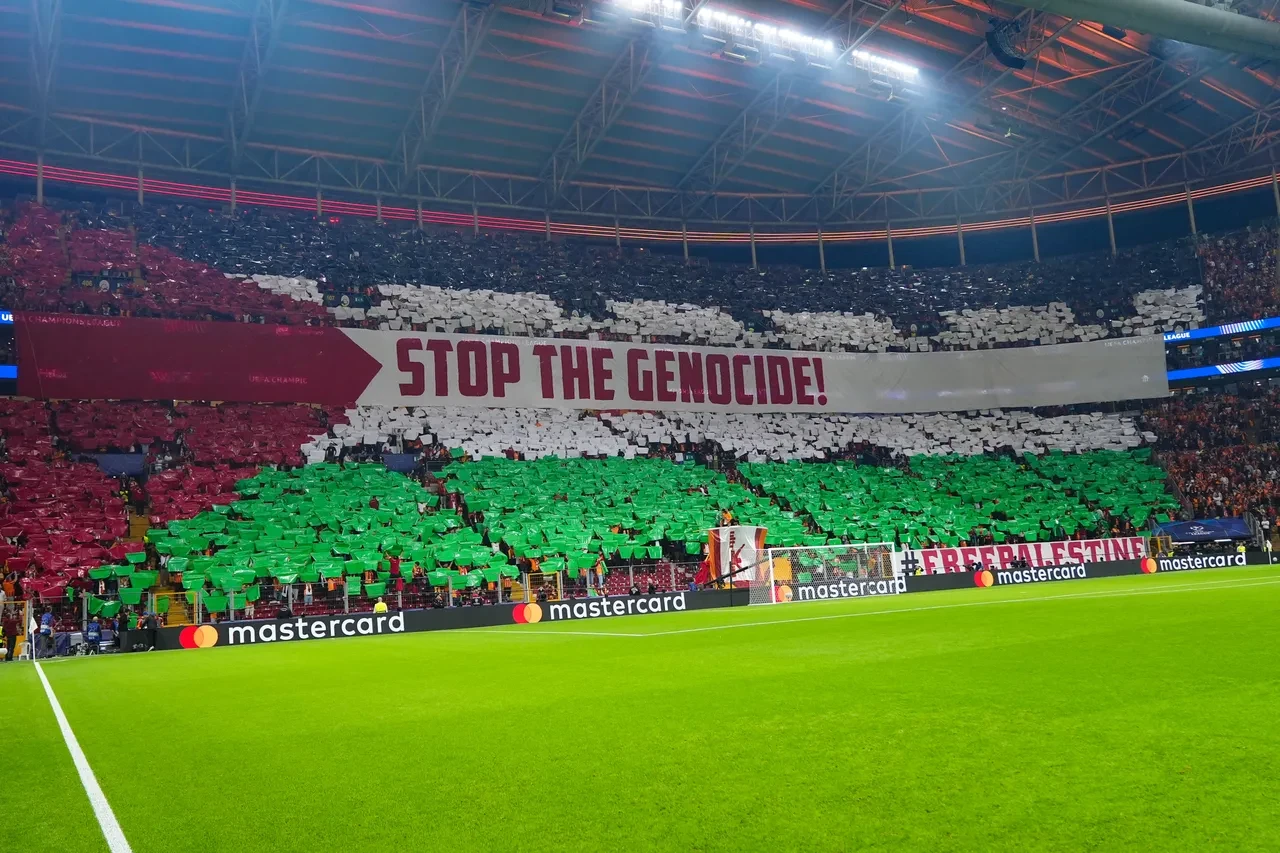 Galatasaray tribünlerinden 'Filistin' koreografisi: Soykırımı durdurun