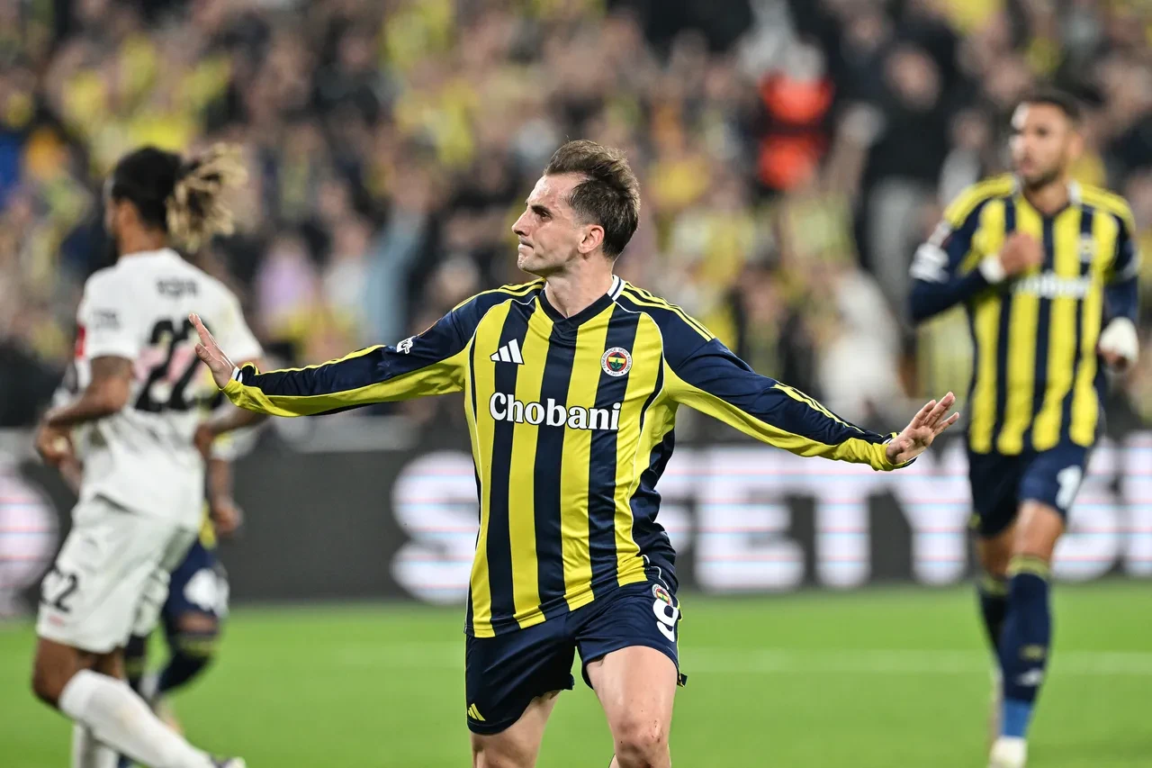 Kadıköy'de Kerem'in gecesi! UEFA Avrupa Ligi'nde Fenerbahçe Stuttgart’ı tek golle devirdi