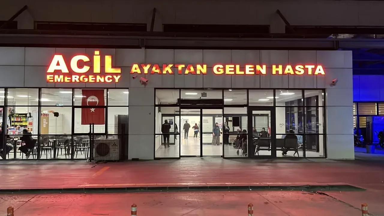 Karakol önünde vahşet! Baba oğul 18 yaşındaki genci sırtından bıçakladı