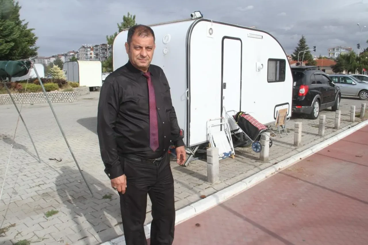 Kayıp emekli menajerden haber geldi! Sevenleri buruk sevinç yaşadı