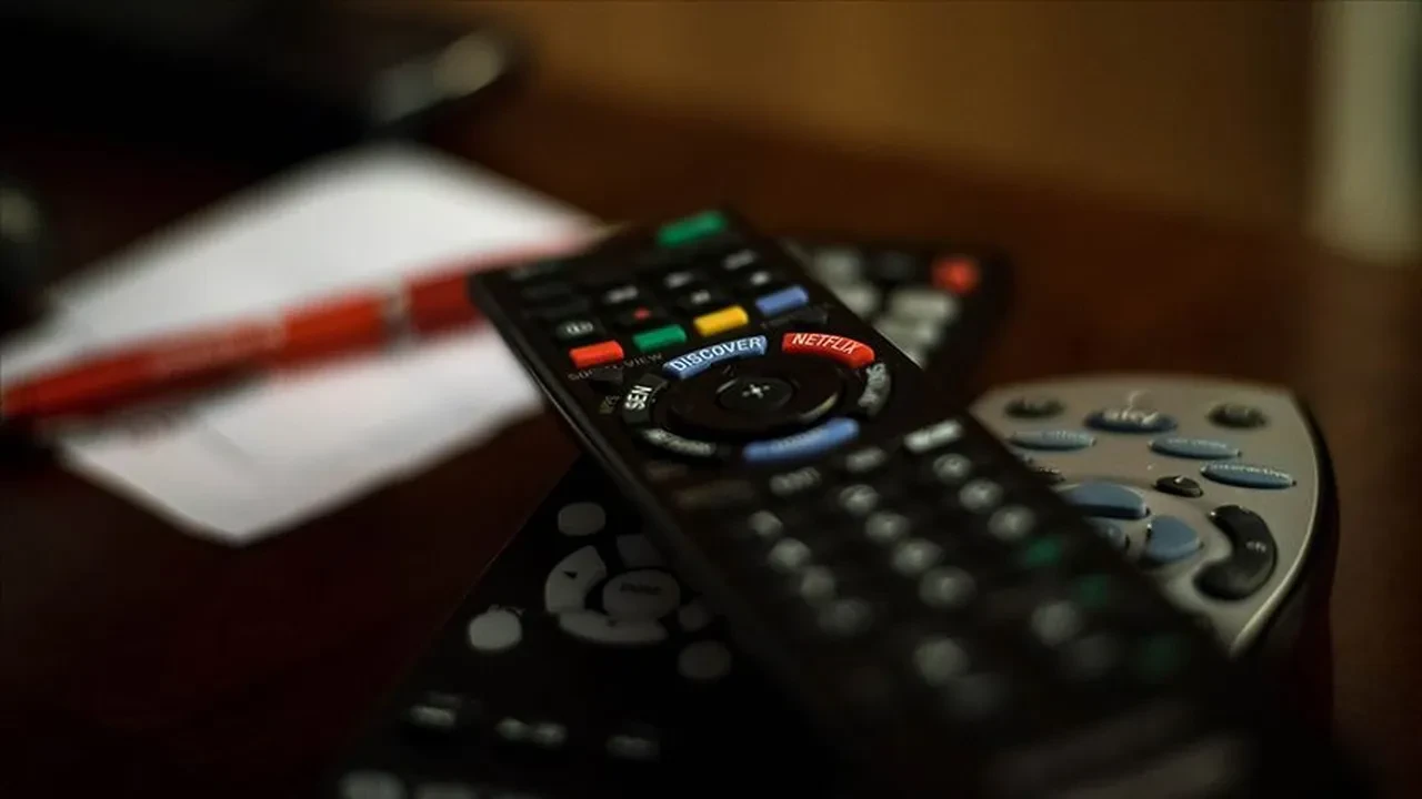 TRT 1 şifreli kanal nasıl açılır? ŞİFRESİZ Fenerbahçe Stuttgart canlı yayın bilgileri