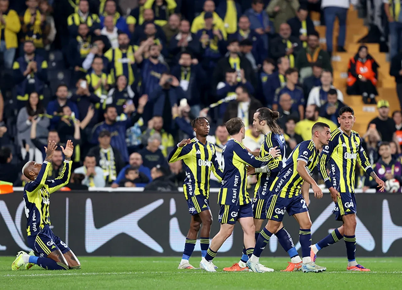 TRT 1 şifreli kanal nasıl açılır? ŞİFRESİZ Fenerbahçe Stuttgart canlı yayın bilgileri