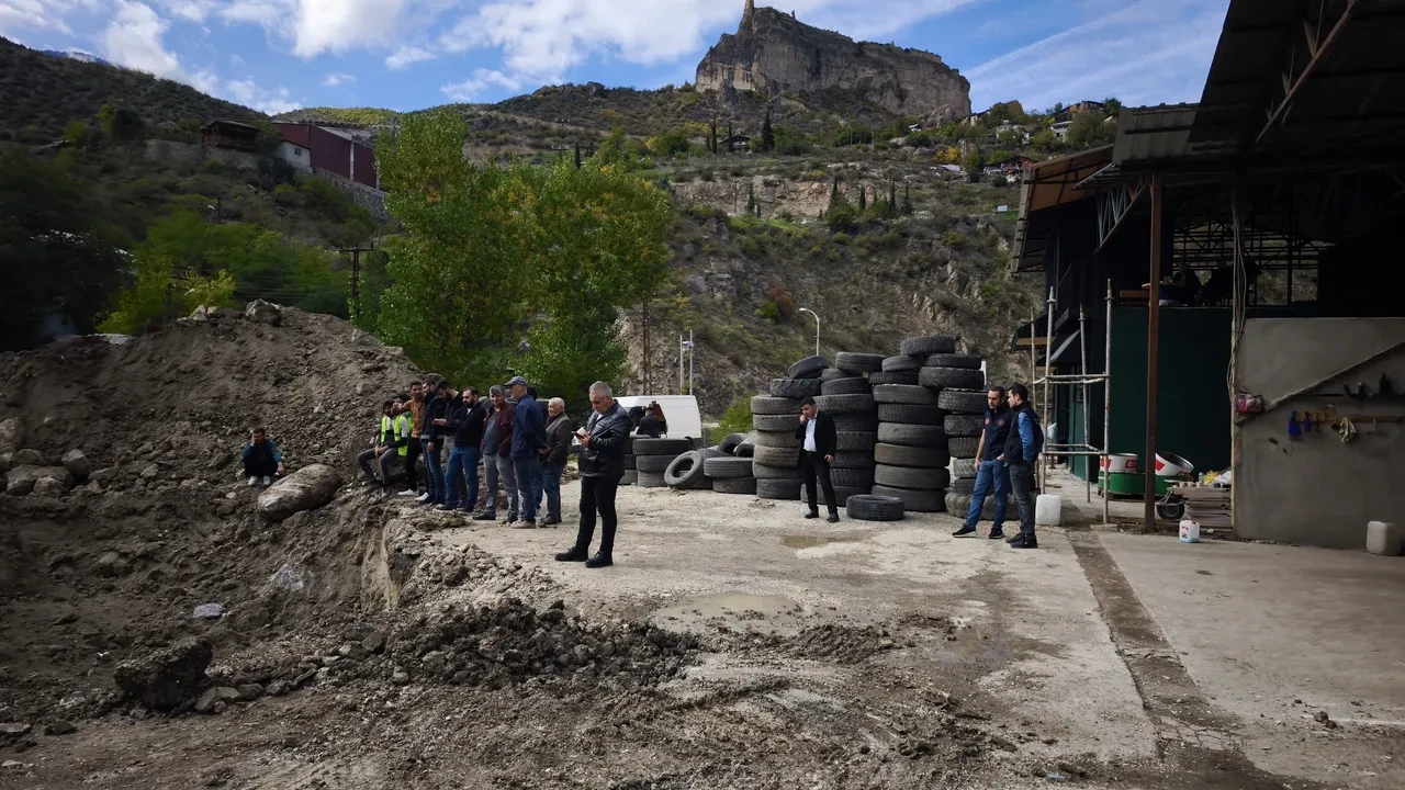 Üç ton altın umudu ile kazdılar! Sonuç karşısında şaşıp kaldılar