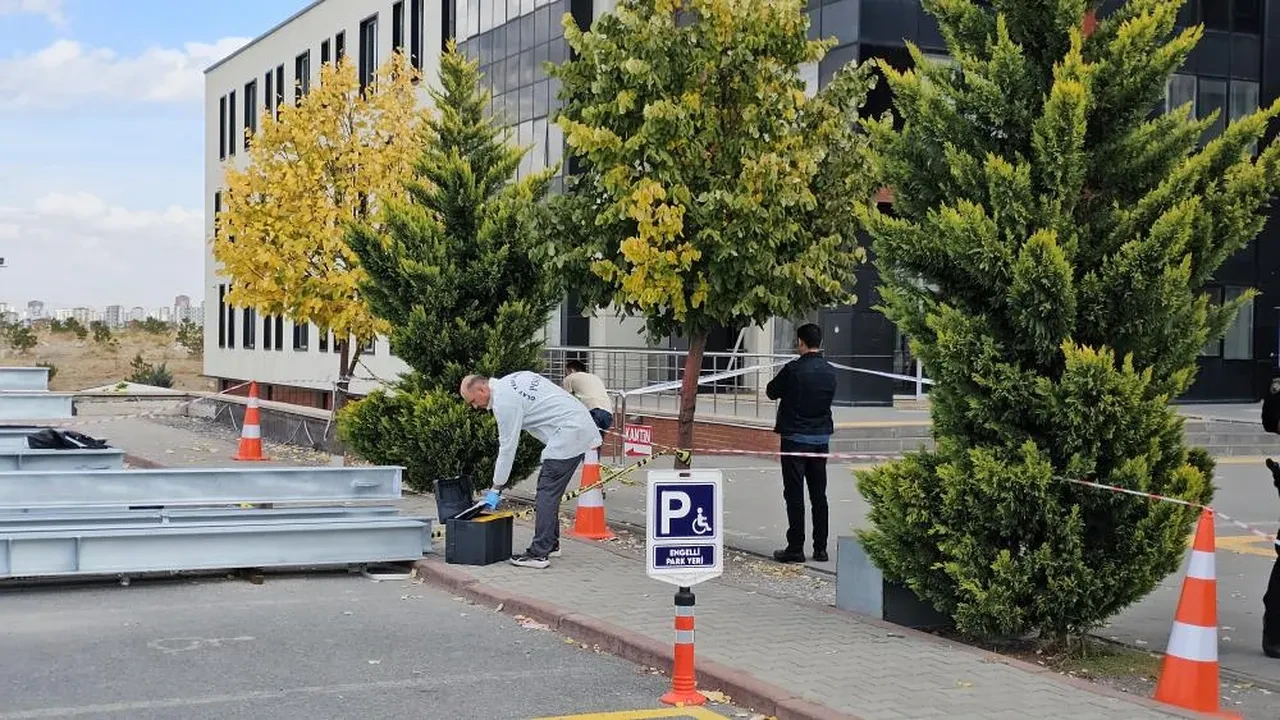 Üniversite ortasında kanlı infaz! Eski eşini pompalı tüfekle katletti